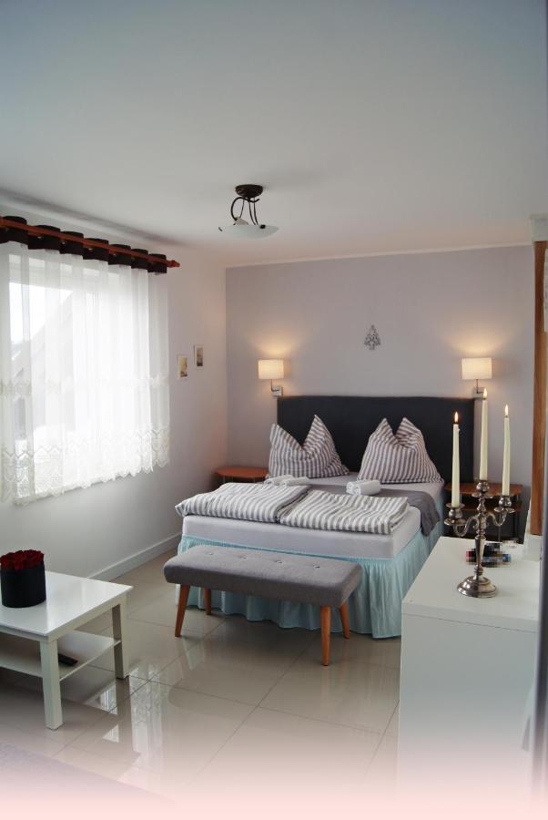 Iwona Pokoje Apartamenty Karwia Exterior photo