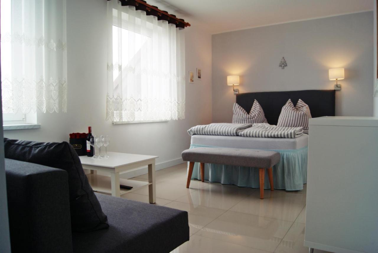 Iwona Pokoje Apartamenty Karwia Exterior photo