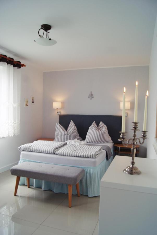Iwona Pokoje Apartamenty Karwia Exterior photo