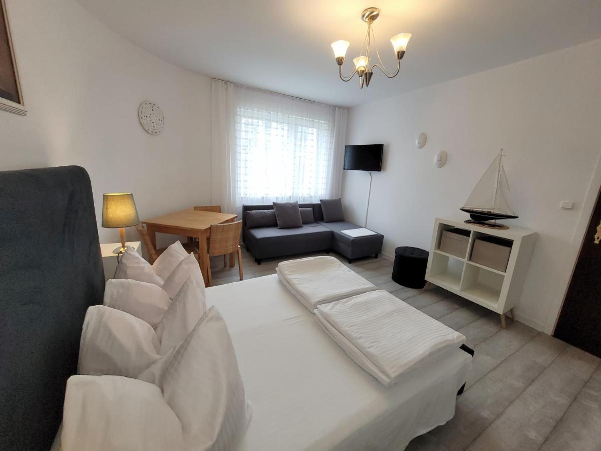 Iwona Pokoje Apartamenty Karwia Exterior photo